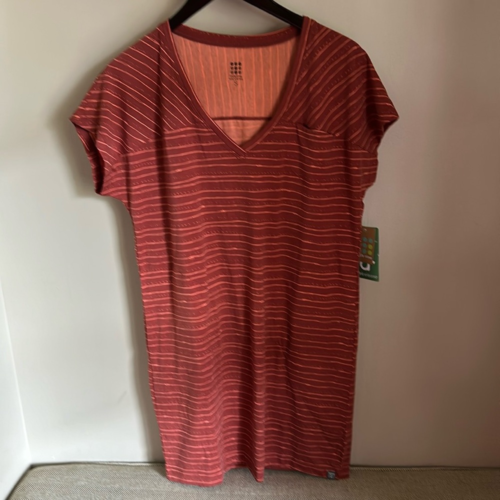 Title Nine Hiolani T-Shirt Dress Mizukuru Print‎ Rust Red V-Neck S New